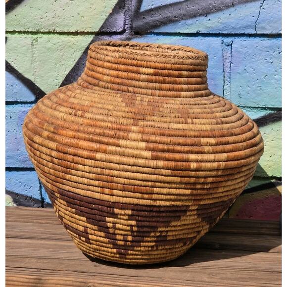 Native American XL Coiled Basket Multicolor Animals Geo Design Signed Unbranded - Picture 3 of 16